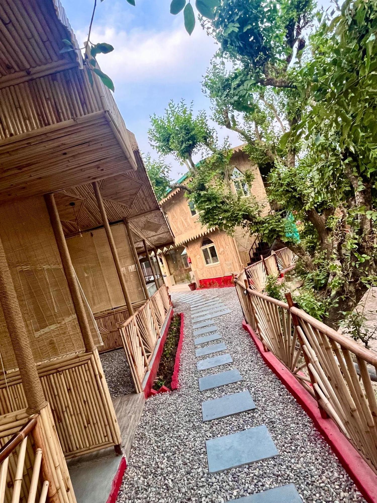 Bamboo Garden Cottages And Cafe Rishīkesh Dış mekan fotoğraf
